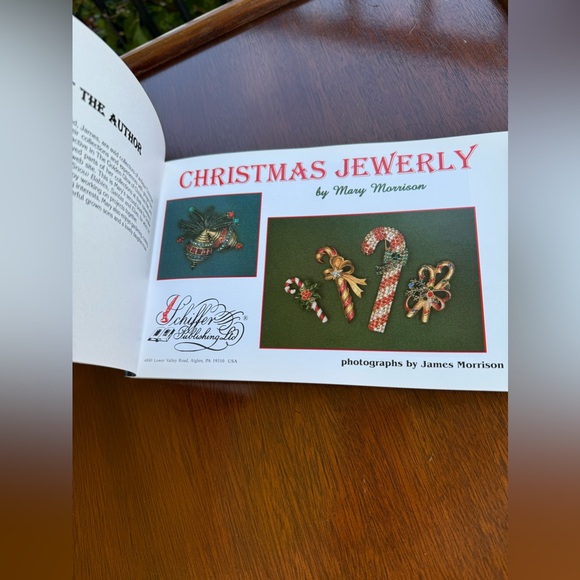 Collectible Christmas Jewelry Guide Book + Trays - Picture 7 of 11